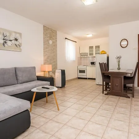 Susa By Interhome Apartman Vir